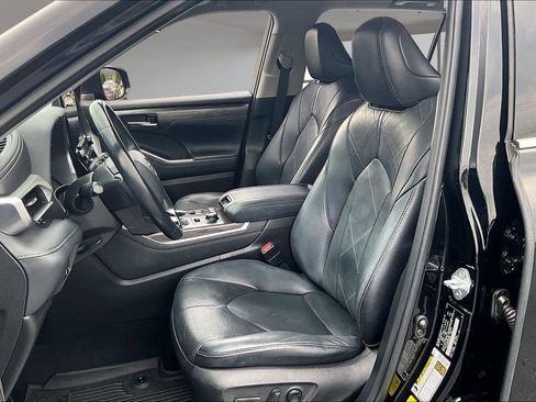 Used 2021 Toyota Highlander Platinum AWD/4WD image 25
