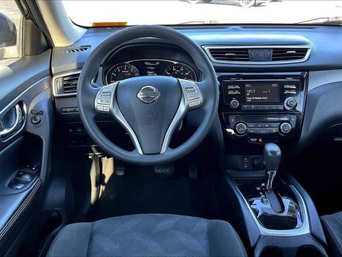 Used 2015 Nissan Rogue SV image 5