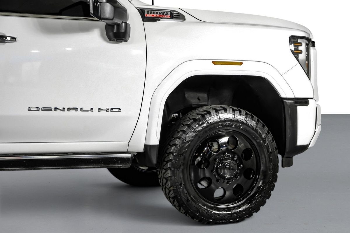 Used 2024 GMC Sierra 3500 Denali w/ Denali Reserve Package AWD/4WD image 8