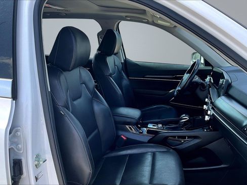 Used 2025 Kia Telluride S FWD image 31
