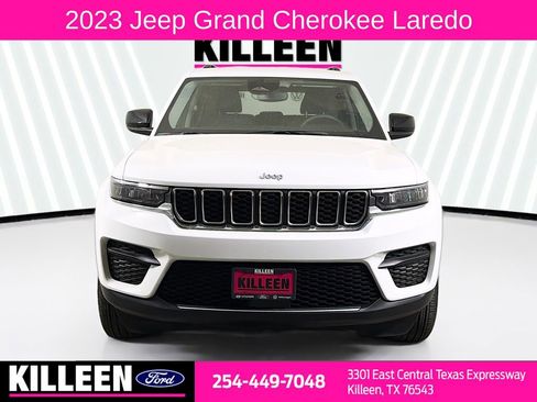 Used 2023 Jeep Grand Cherokee Laredo image 2