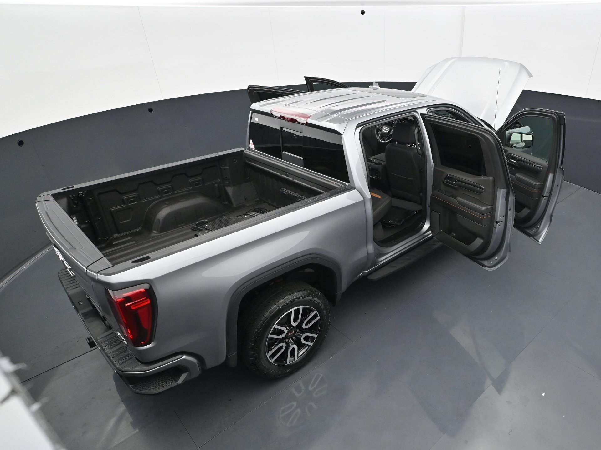 Used 2024 GMC Sierra 1500 AT4 w/ Technology Package AWD/4WD image 42