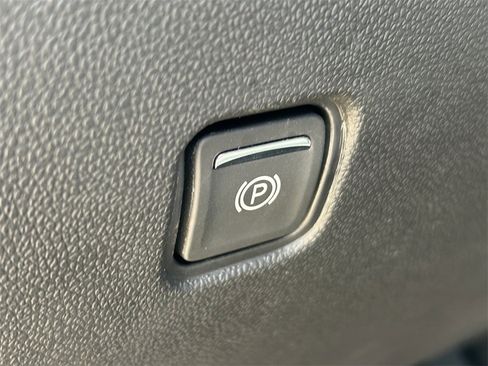 Used 2025 Chevrolet Blazer LT image 22