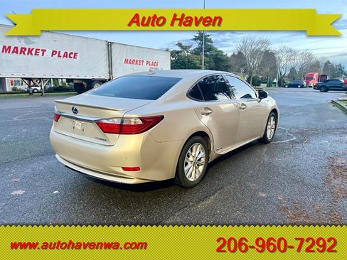 Used 2014 Lexus ES 300h Base w/ Luxury Package w/Bamboo Trim image 7