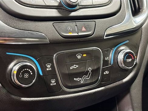 Used 2023 Chevrolet Equinox LT image 17