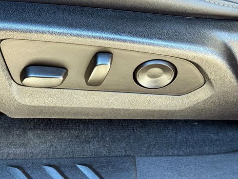 Used 2023 Chevrolet Colorado LT w/ LT Convenience Package III image 14