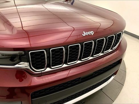 Used 2022 Jeep Grand Cherokee L Limited AWD/4WD image 28