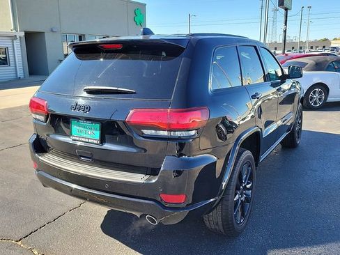 Used 2020 Jeep Grand Cherokee Altitude image 6