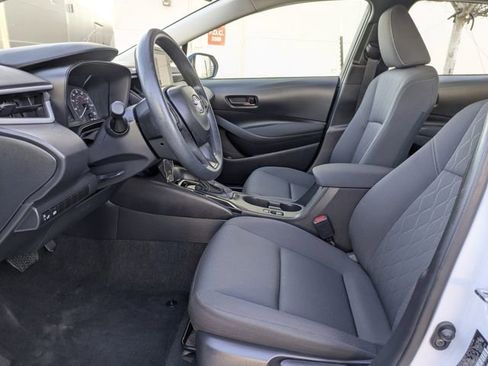 Used 2025 Toyota Corolla LE image 22
