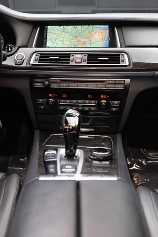 Used 2014 BMW 750i RWD image 84