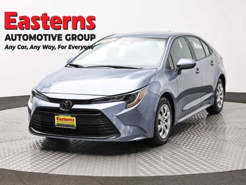 Used 2023 Toyota Corolla LE FWD image 1