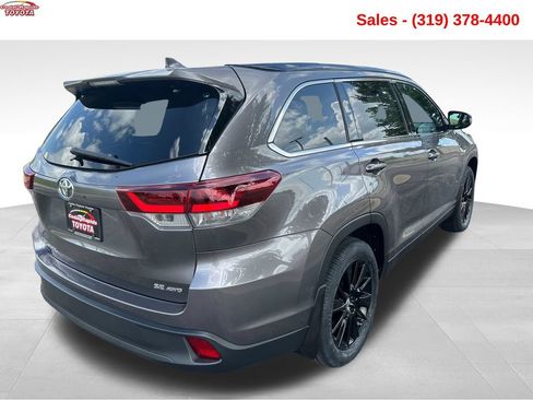 Used 2019 Toyota Highlander SE AWD/4WD image 5