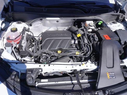 Certified 2025 Buick Envista Avenir image 7