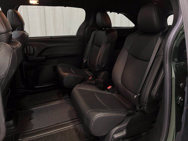 Certified 2026 Toyota Sienna XLE Woodland Edition AWD/4WD image 11