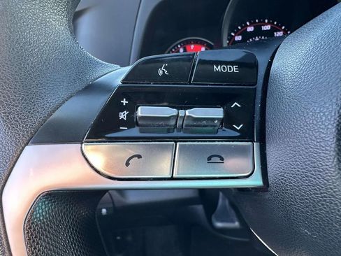 Certified 2023 Hyundai Elantra SEL image 29