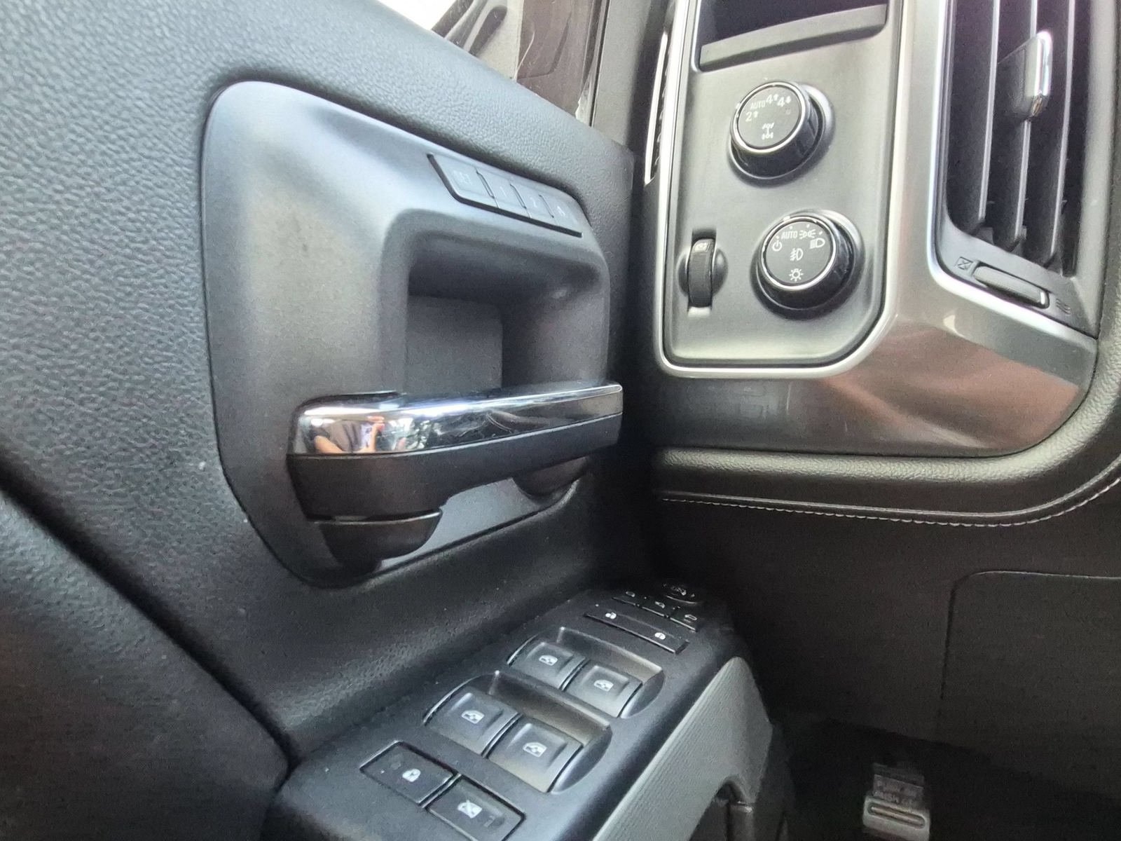 Used 2017 Chevrolet Silverado 1500 LTZ Z71 w/ LTZ Plus Package AWD/4WD image 16