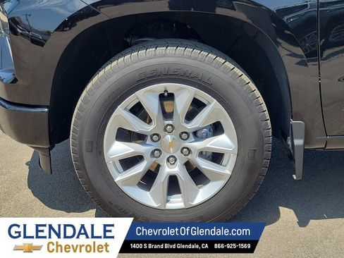 Certified 2025 Chevrolet Silverado 1500 Custom RWD image 18