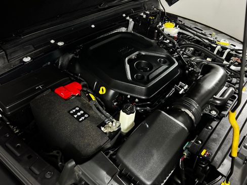 Used 2024 Jeep Wrangler Sport S image 10