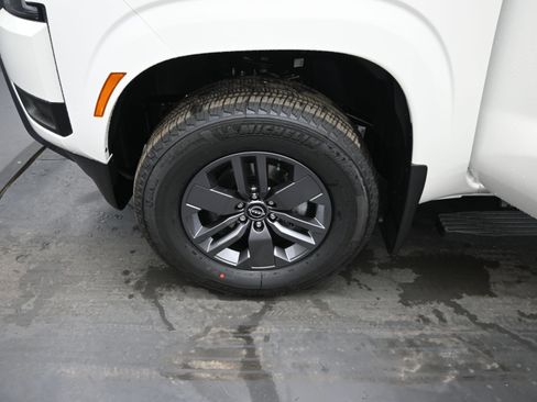 New 2026 Nissan Frontier SV image 21