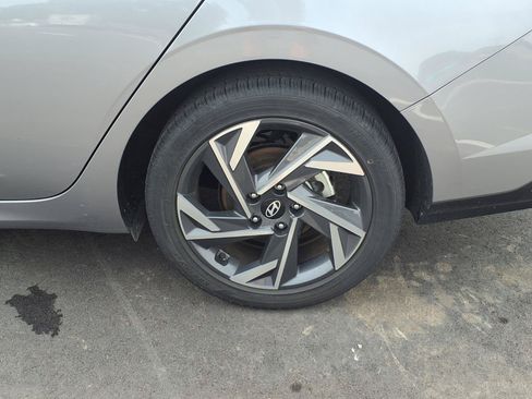 Used 2025 Hyundai Elantra SEL FWD image 20