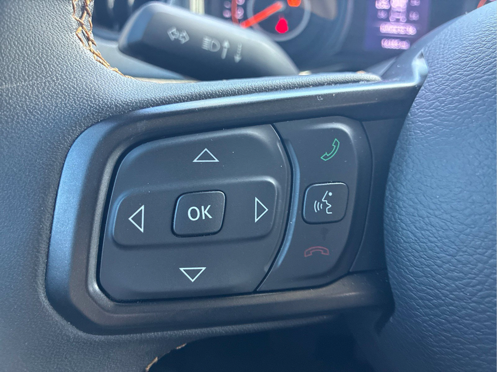 Certified 2025 Jeep Wrangler Sport AWD/4WD image 11
