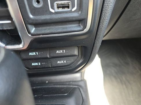 Used 2025 Jeep Wrangler Unlimited Sport AWD/4WD image 27