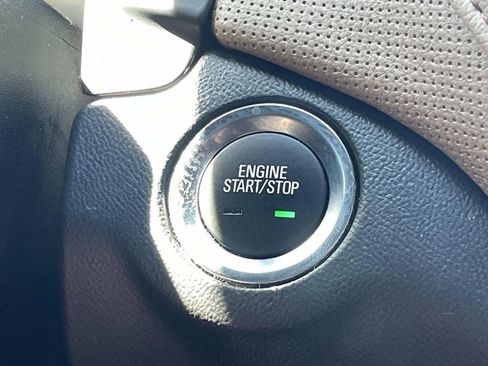 Used 2022 Chevrolet Equinox Premier FWD image 24