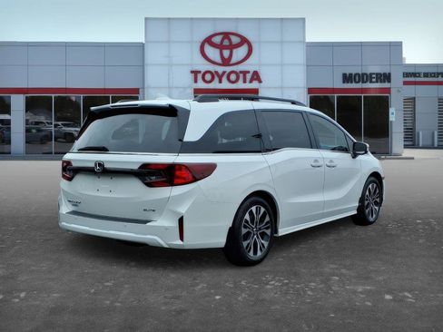 Used 2025 Honda Odyssey Elite image 6
