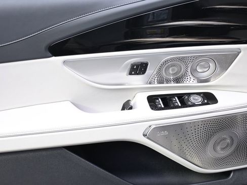 New 2026 Lincoln Nautilus Reserve AWD/4WD image 22