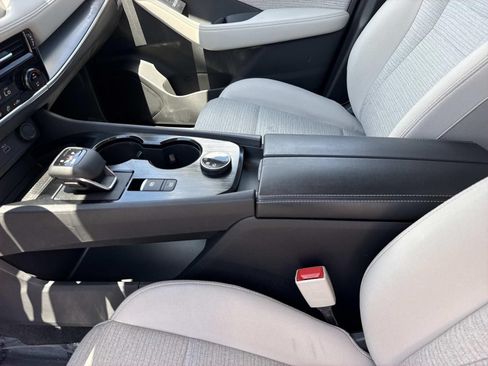 Used 2022 Nissan Rogue SV AWD/4WD image 21