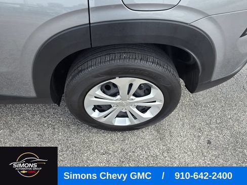 Used 2024 Chevrolet Trax LS w/ Driver Confidence Package FWD image 34
