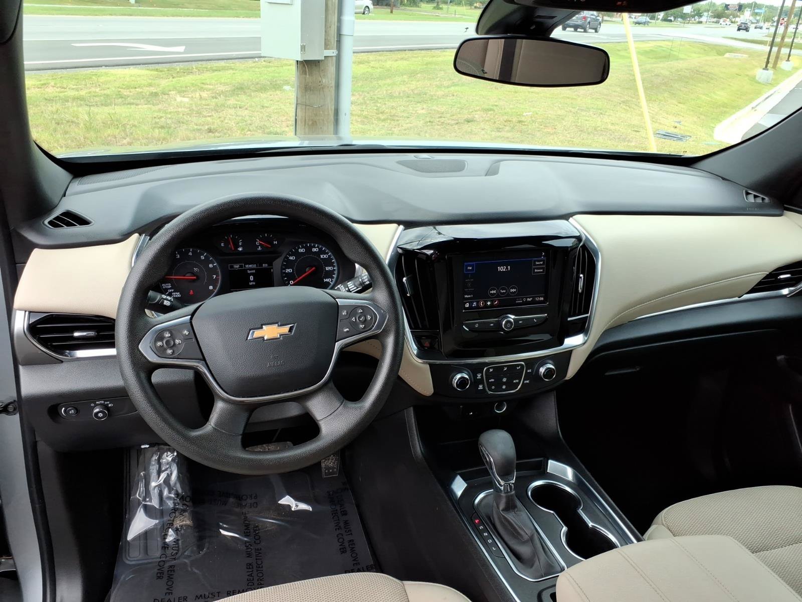 Used 2023 Chevrolet Traverse LS FWD image 13