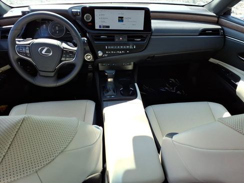 Used 2025 Lexus ES 300h w/ Premium Package image 9