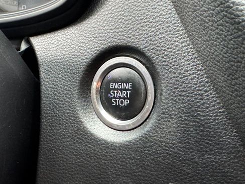 Used 2021 Toyota Corolla SE w/ SE Premium Package FWD image 22