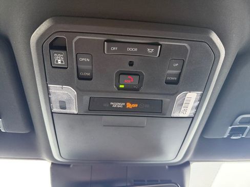 Used 2025 Toyota Tacoma TRD Off-Road image 18