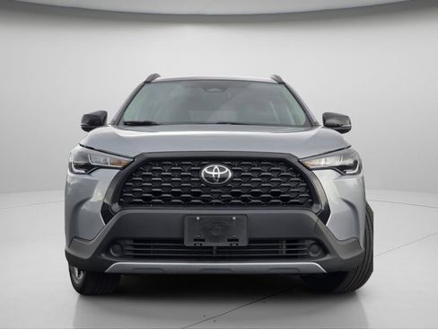 Used 2025 Toyota Corolla Cross LE AWD/4WD image 2
