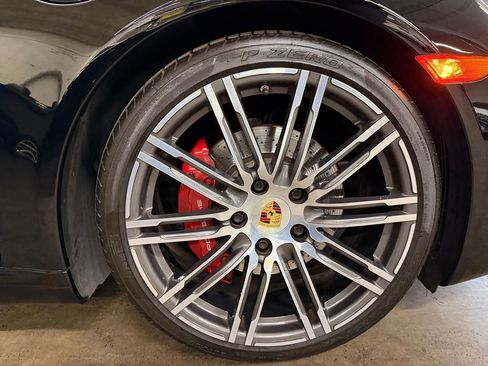 Used 2015 Porsche 911 Carrera S image 21
