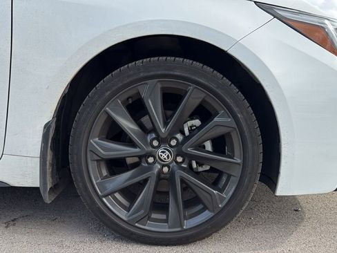 Certified 2025 Toyota Corolla SE w/ SE Premium Package FWD image 6