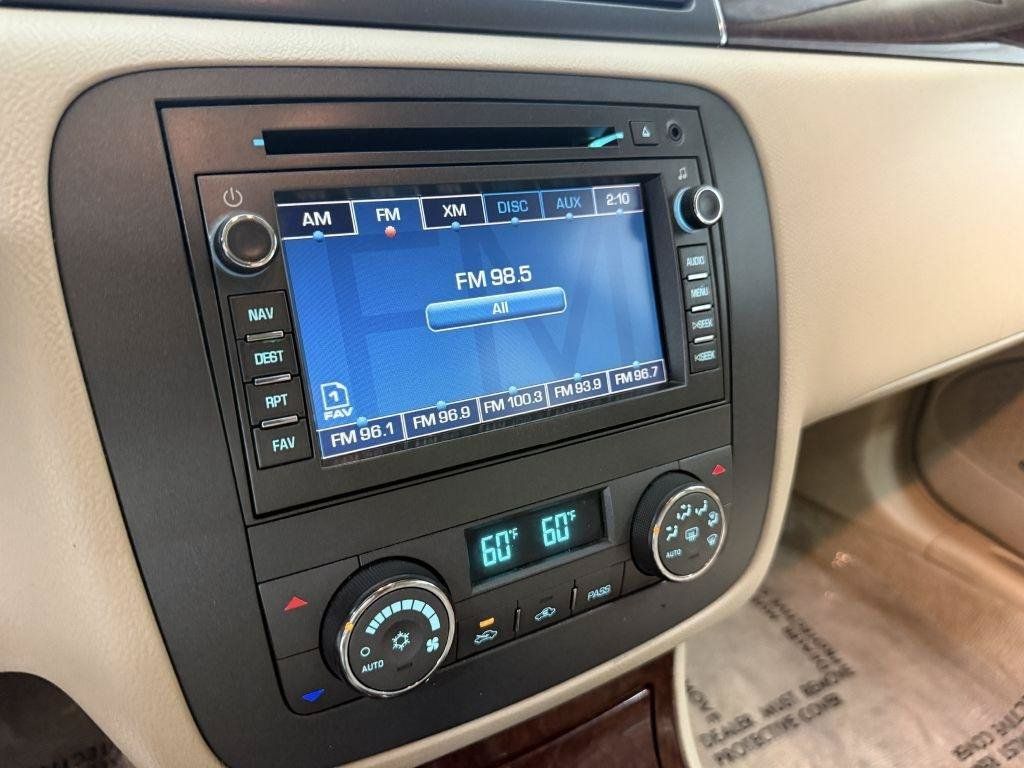 Used 2010 Buick Lucerne CXL FWD image 21