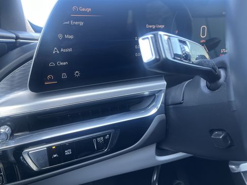 Used 2024 Cadillac Lyriq Sport image 27