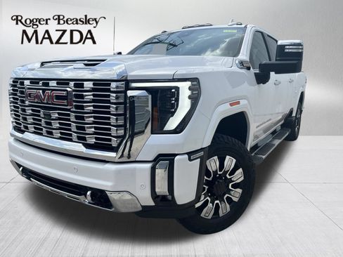 Used 2024 GMC Sierra 3500 Denali w/ Technology Package AWD/4WD image 1