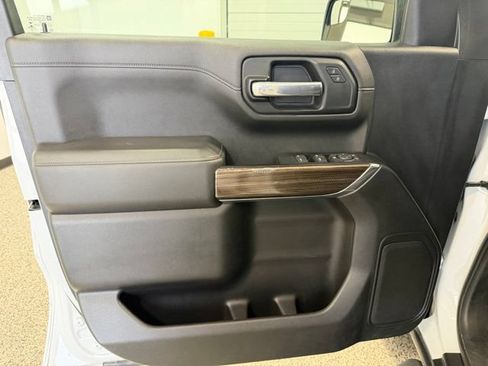 Used 2019 Chevrolet Silverado 1500 LT Trail Boss AWD/4WD image 8