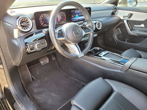 Used 2025 Mercedes-Benz CLA 250 image 2