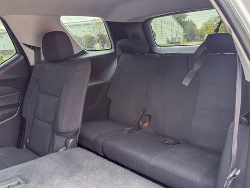 Used 2019 Chevrolet Traverse LS image 19