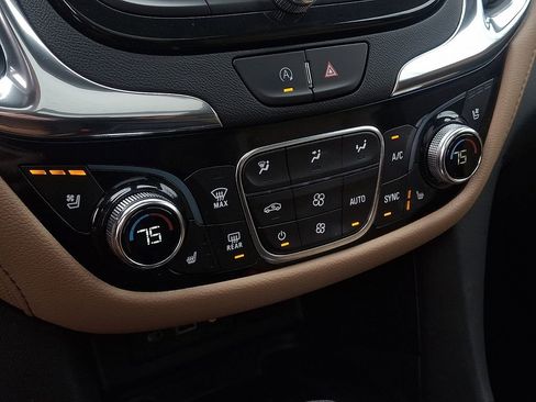 Used 2023 Chevrolet Equinox Premier image 15