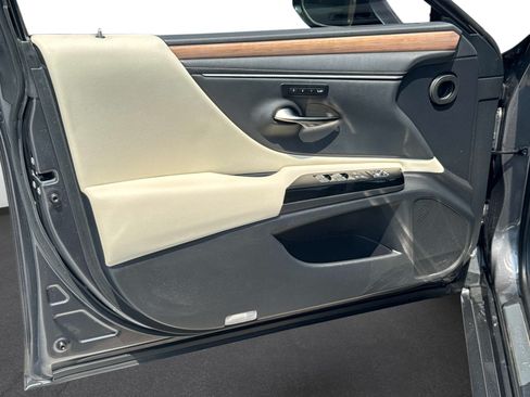 Used 2024 Lexus ES 350 w/ Premium Package FWD image 17