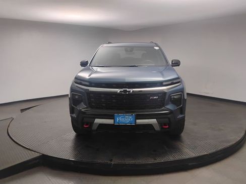 Used 2025 Chevrolet Traverse Z71 w/ Enhanced Driving Package AWD/4WD image 2