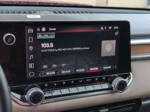 Used 2024 GMC Canyon Denali image 20