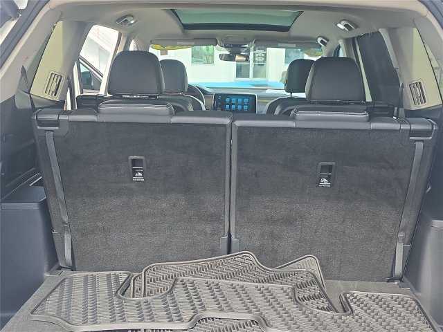 Used 2024 Volkswagen Atlas SE w/ Panoramic Sunroof Package FWD image 26