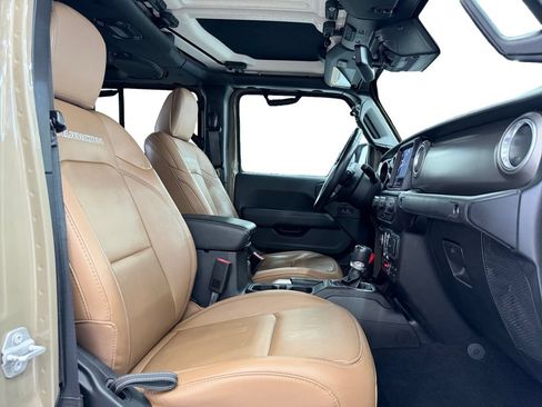 Used 2020 Jeep Gladiator Rubicon AWD/4WD image 16